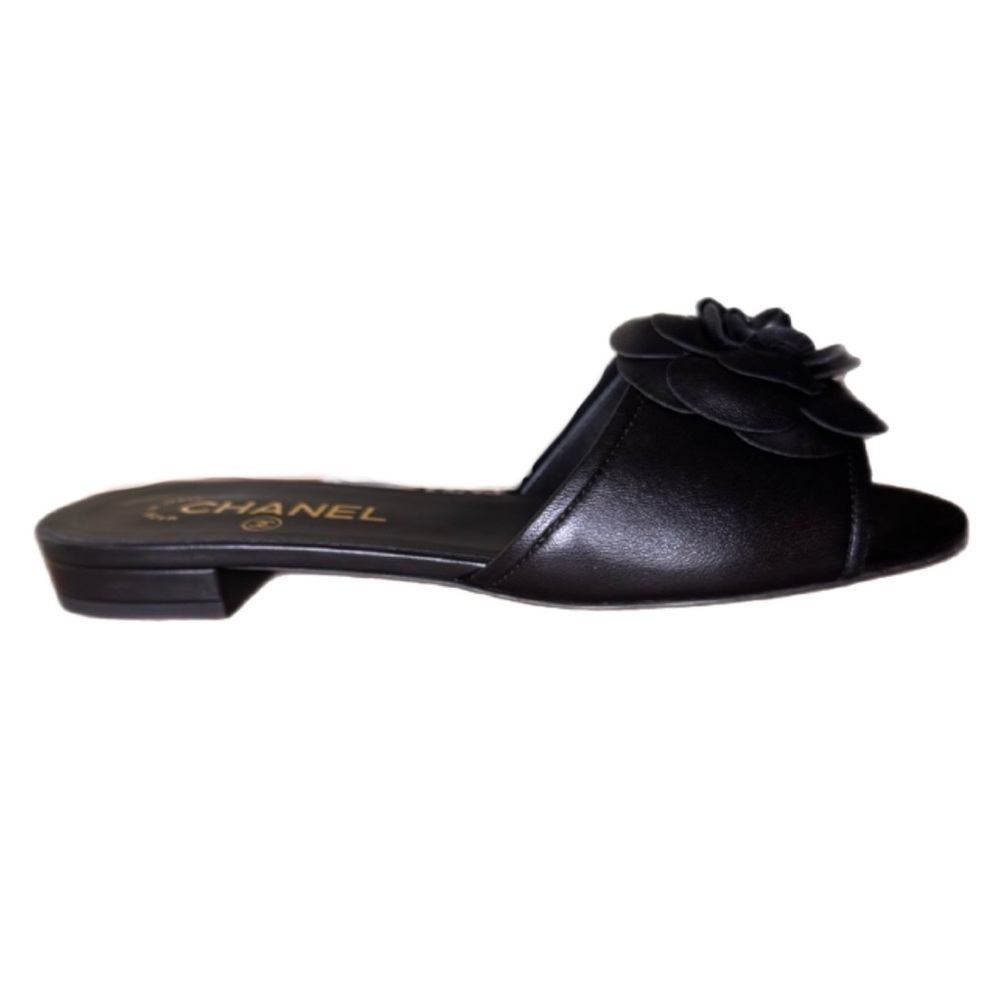 🆕💞CHANEL Black Lambskin Camellia Flower Sandals Mules CC Logo Gold-Tone HW 37C - Picture 4 of 12